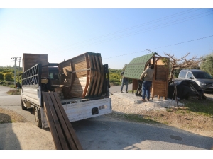 Erdemli Belediyesi Otobüs Duraklarını Kendi Atölyesinde Üretiyor