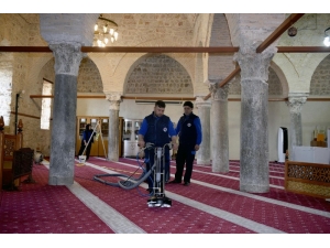 Kepez’den Antalya’ya Cami Temizliği Hizmeti