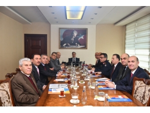 ‘Üniversitelerde Güvenlik Koordinasyon Toplantısı’ Vali Su Başkanlığında Yapıldı