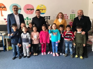 Kaymakam Anaokulu Öğrencileri İle Çocuklar Gibi Eğlendi