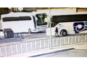 Yol Verme Kavgasında Otobüsün Altında Kaldı