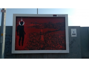 Reklam Panosundaki Figürle İlgili Biri İngiltere Vatandaşı 6 Kişi Gözaltında