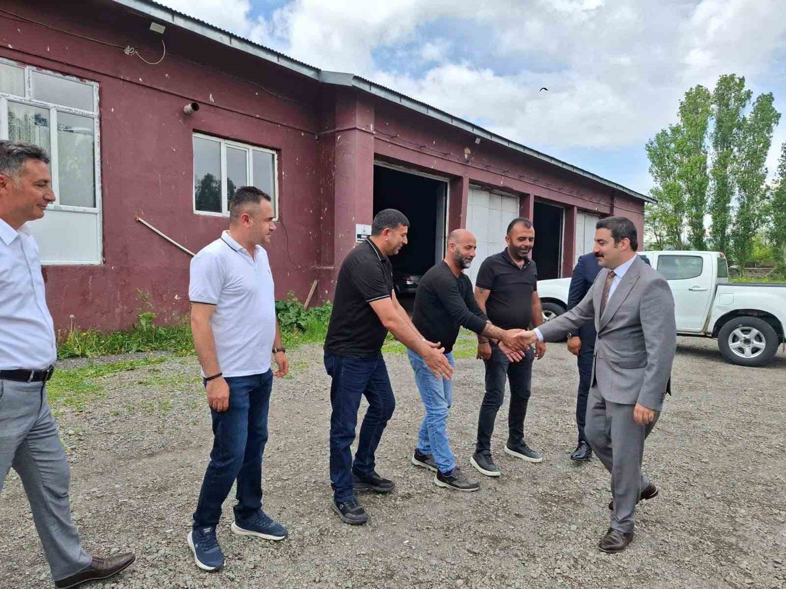 arpacay-kaymakami-akkoz-den-kurumlara-veda-ziyareti