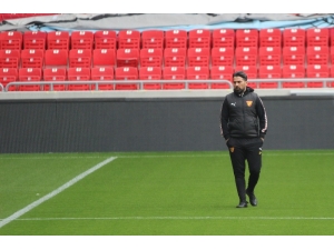 İlhan Palut: “Üst Sıralara Tutunacağız”