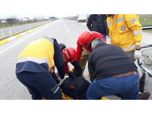 Ayvalık’ta Trafik Kazası: 2 Yaralı