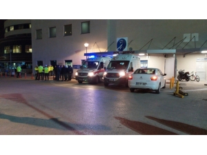 Trafik Kontrolü Yapan Polise Otomobil Çarptı