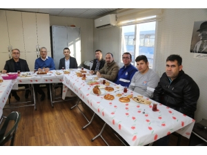 Başkan Tarhan Çalışanlarla Kahvaltıda Buluştu