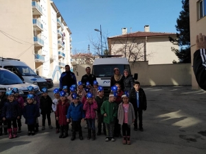 Minik Öğrenciler Polislik Mesleğini Tanıdı