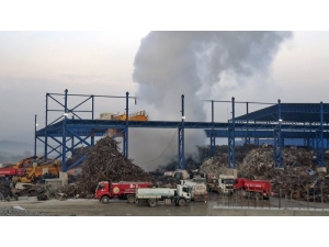 Bartın’da Fabrikanın Hurdalık Deposundaki Yangın Kontrol Altına Alındı