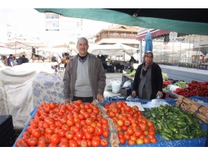 Pazar Esnafının Sebzelerini Çaldılar