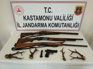 Jandarma Ekiplerinden Karaca Ve Kaçak Silah Operasyonu