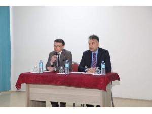 Vali Çağatay Muhtarlarla Bir Araya Geldi