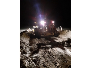 Dağda Mahsur Kalan Yaşlı Adam Kurtarıldı