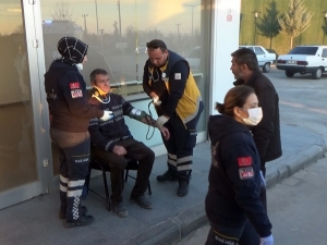 Aksaray’da 2 Otomobil Çarpıştı: 3 Yaralı