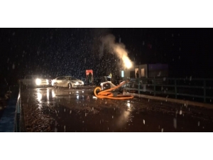 Çatlak Oluşan Barajda Çalışmalar Kar Altında Sürüyor