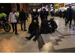 Otogarda Silahlı Sopalı Kavga: 1’i Ağır 3 Yaralı
