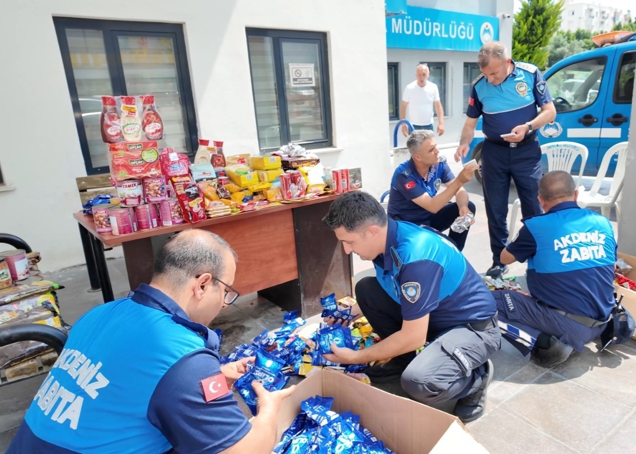 mersin-de-tarihi-gecmis-gida-urunleri-ele-gecirildi