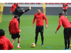 Titi: "En Fazla Puanı Toplayıp Göztepe’yi Daha Yukarılara Taşımaya Çalışacağız"