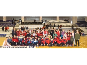 Turgutlu Belediye Kadın Basketbol Takımı Evinde Son Maçına Çıkıyor