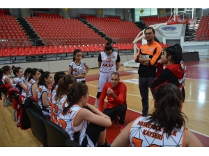 Hasketbol Gençlik U-16 Kız Takımı Konya Yolcusu
