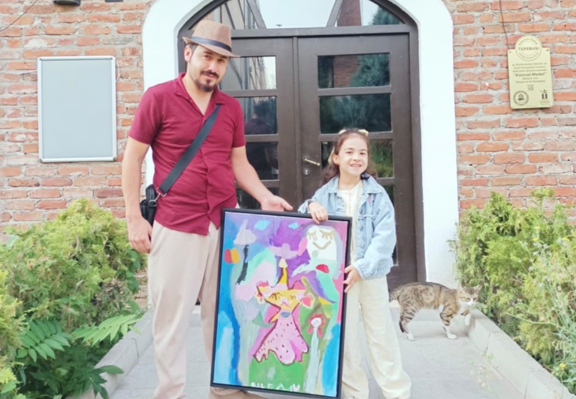 eskisehir-deki-frig-sergisine-6-yasindaki-minik-ressam-damga-vurdu