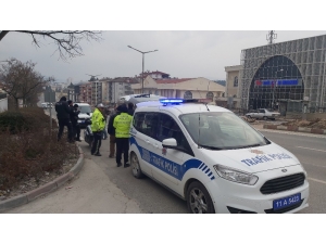 Yaya Geçidinde Otomobilin Çarptığı Kadın Yaralandı