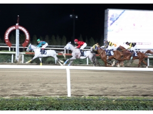 Başkanlık Koşusunu Pirsus Kazandı