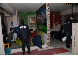 Balıkesir’de Polis 19 Aranan Şahsı Yakaladı