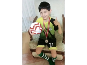 Dsisporlu Minik Futbolculardan Hasta Eymen’e Anlamlı Destek