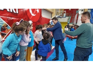 Valilik Kupası Şampiyonları Ödüllendirildi