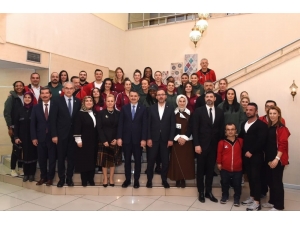 Bakanlar, Elazığ’ın Basketbol Takımı İle Bir Araya Geldi