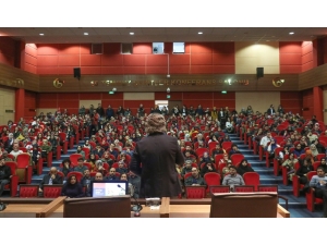 Kişisel Gelişim Uzmanı Aslanhan, Öğrencilerle Bir Araya Geldi