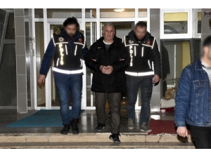 Mahkumlara Uyuşturucu Sağlayan Gardiyan Tutuklandı