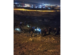 Taklalar Atan Otomobil Uçuruma Düştü: 5 Yaralı