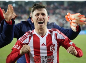 Mert Hakan Bu Sezonki 9. Golünü Attı