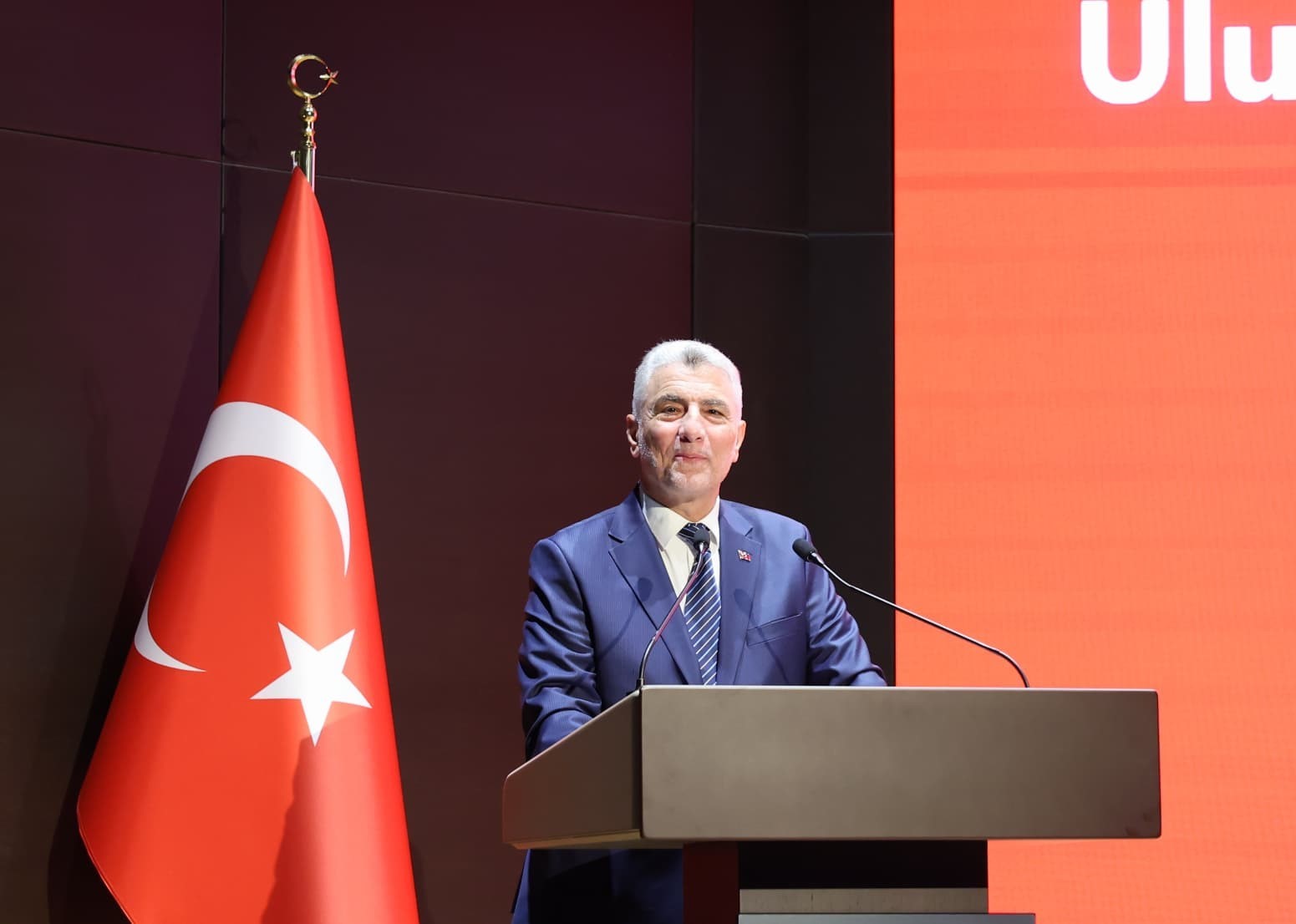 bakan-bolat-hafif-ticari-arac-uretiminde-avrupa-da-birinci-siradayiz