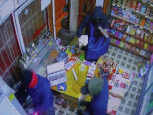 Gasbı "Rüzgarlıktan" Çözen Polis, Zanlıları "Eksik Evrak" Bahanesiyle Yakaladı