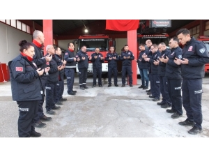Balıkesir’de İtfaiyeciler Güne Dua İle Başlıyor