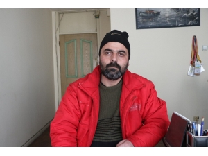 2,5 Yıldır Sokaklarda Yaşayan Adam Yetkililerden Yardım Bekliyor