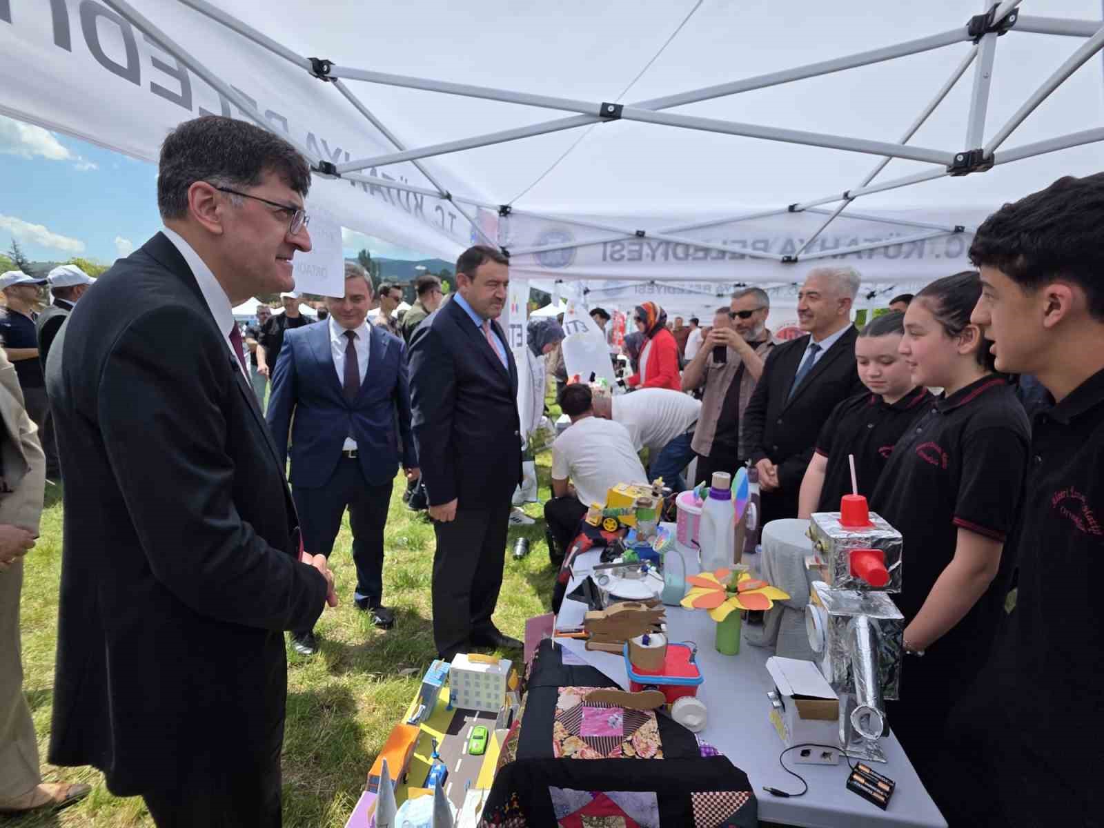 ahteri-imam-hatip-ortaokulunun-geri-donusum-projeleri-sergilendi