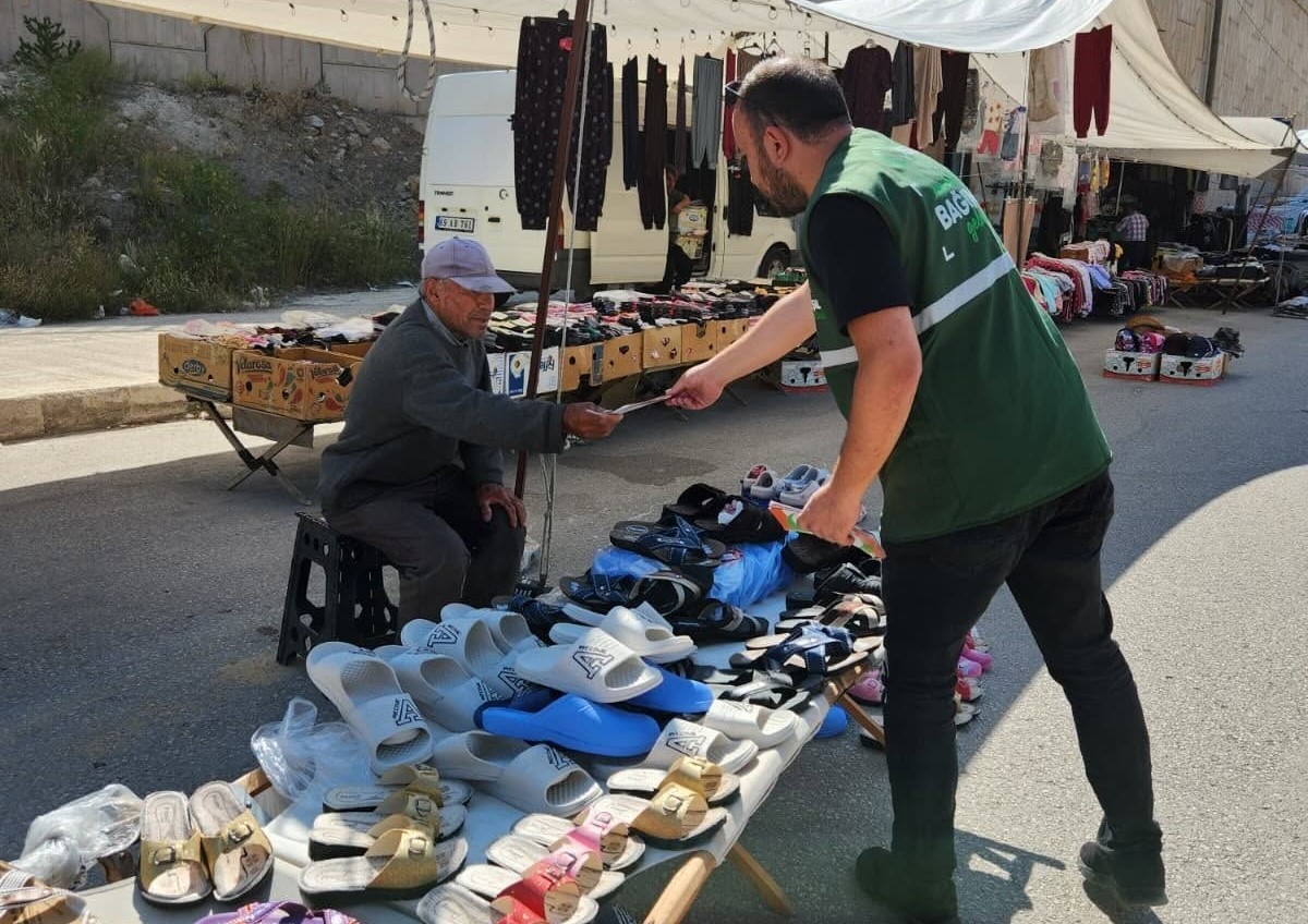 halk-pazarinda-bagimliliklara-karsi-farkindalik-calismasi