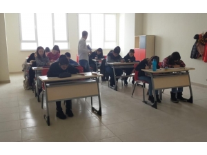 Kütahya’da Bursluluk Sınavlarına İlgi