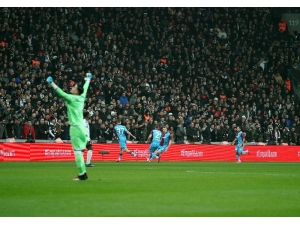 Süper Lig: Beşiktaş: 0 - Trabzonspor: 1 (Maç Devam Ediyor)
