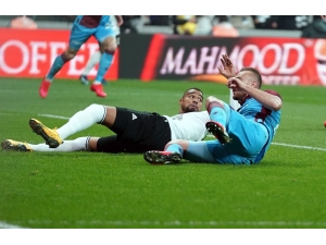 Süper Lig: Beşiktaş: 0 - Trabzonspor: 1 (İlk Yarı)
