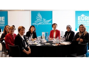 Rektör Çakar, Yükseköğretim’de Kadın Liderler Konulu Sunum Yaptı