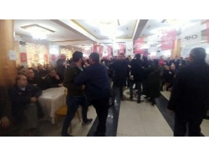 Chp Kongresinde Delege Kadına Danışmadan Sert Tepki: "Otur Lan"