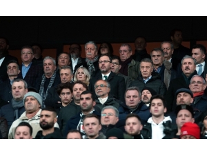 Bakan Kasapoğlu Maçı Başkanlarla İzledi