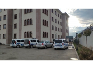 Hırsızlar İlçeyi İnternetsiz Bıraktı