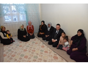 Başkan Beyoğlu, Tek Gözlü Evde Yaşayan Mağdur Aileye Sahip Çıktı