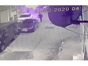 Fatih’te 9 Aracın Kundaklanma Anı Kamerada